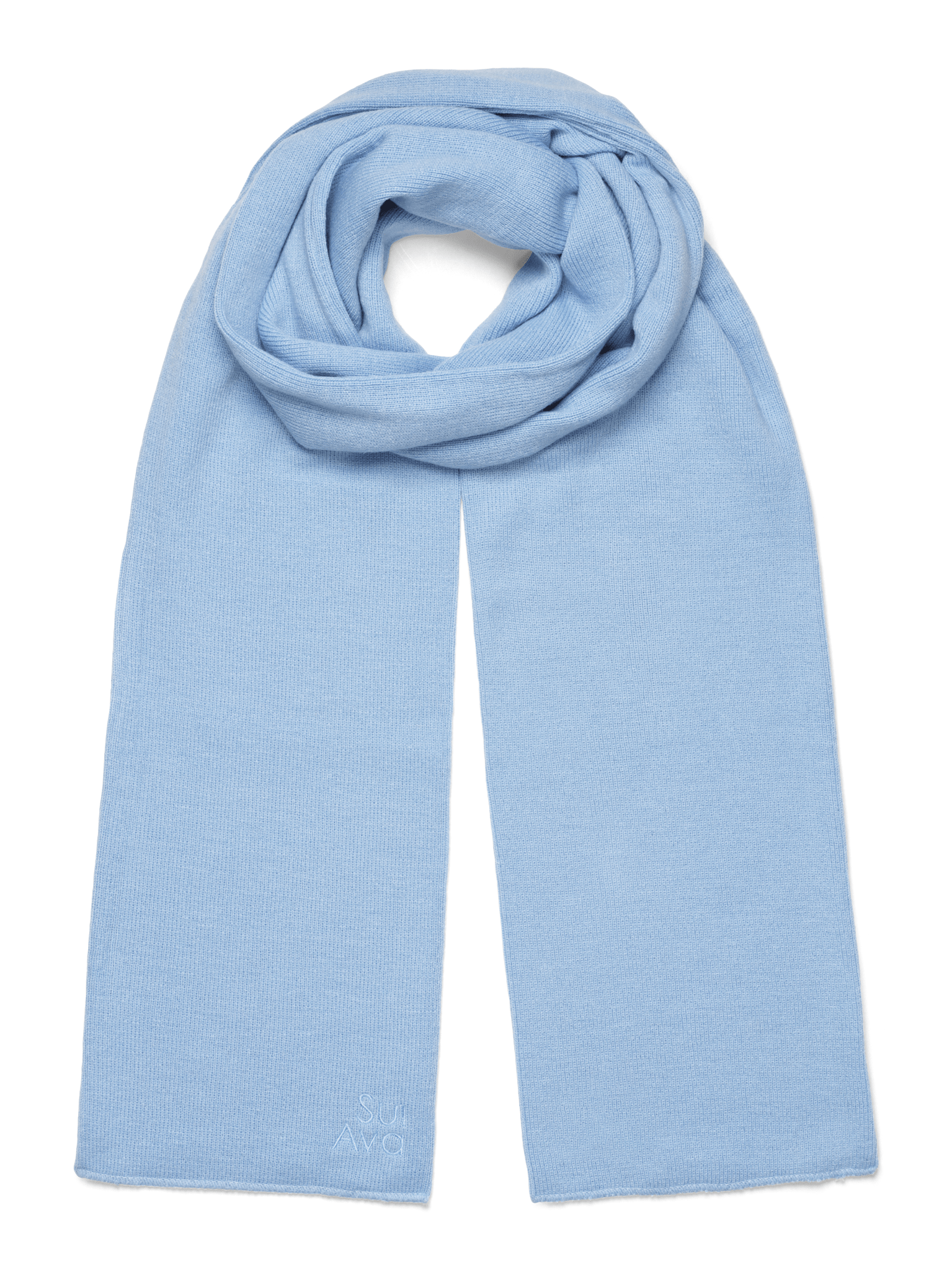 Lyseblåt strikhalstørklæde med broderet SUI AVA logo i hjørnet