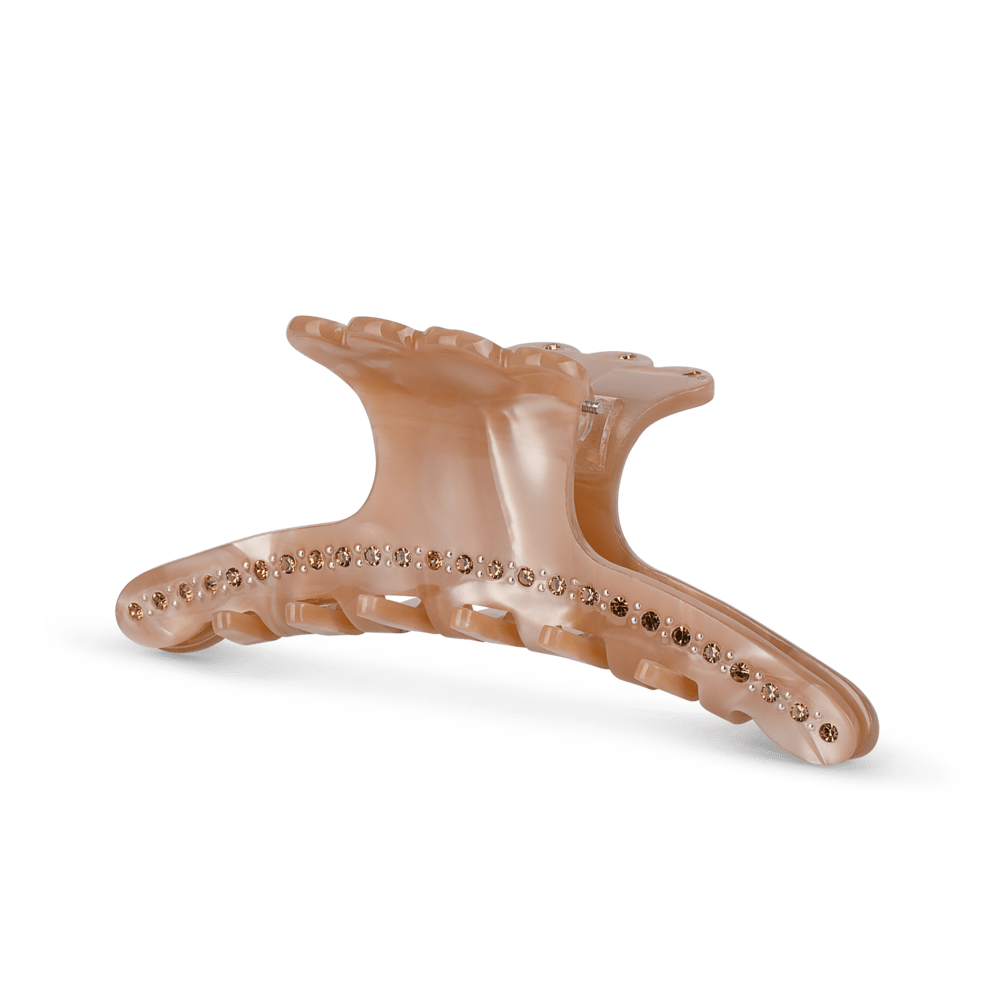 Stor peanutfarvet hårklemme med perlemorsskær og rhinsten – Helen Wrapped Clip Big fra SUI AVA