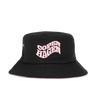 City Bucket Hat – sort bøllehat med lyserødt “COPENHAGEN” broderi fra SUI AVA.