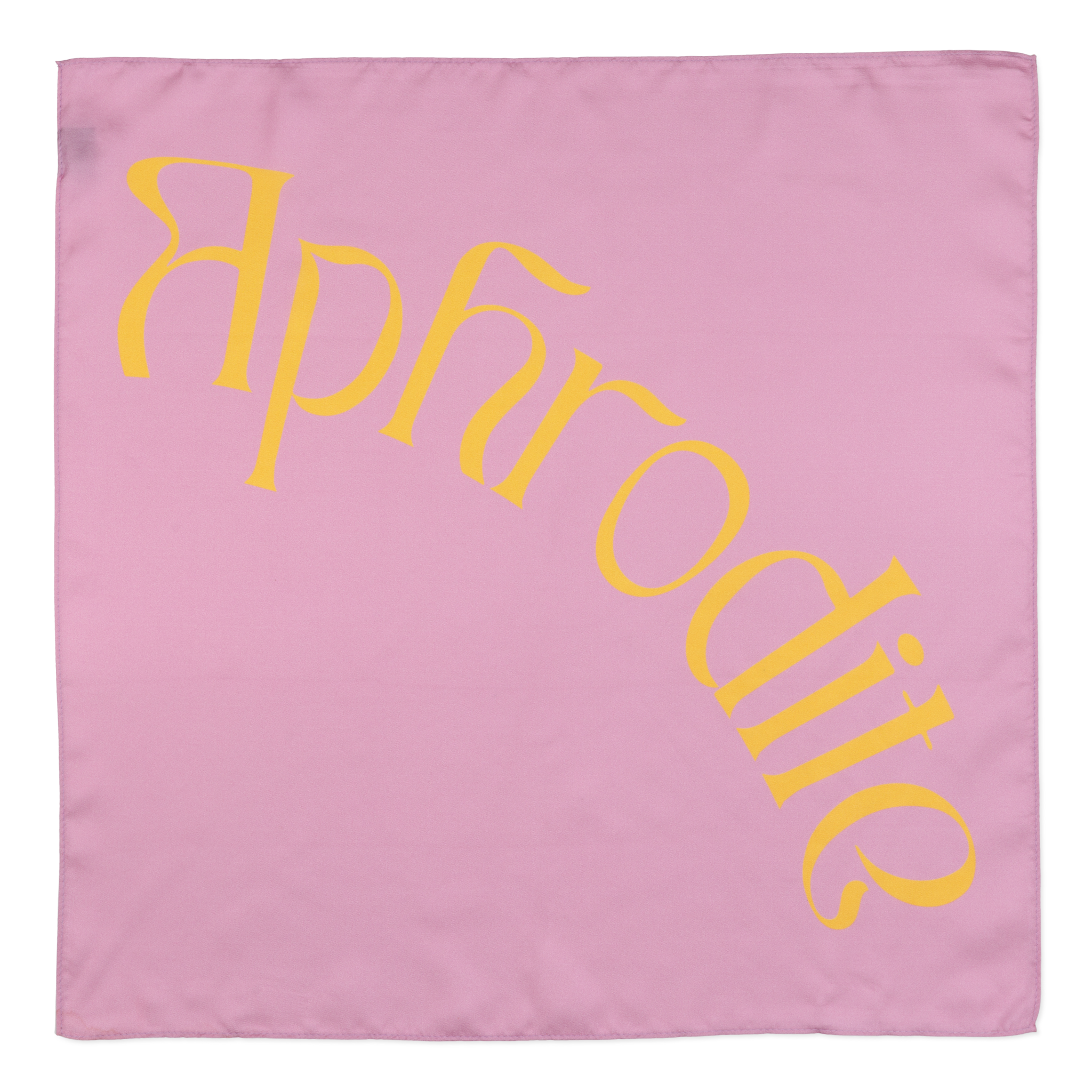 Lyserødt silketørklæde med gul “Aphrodite”-skrift fra SUI AVA