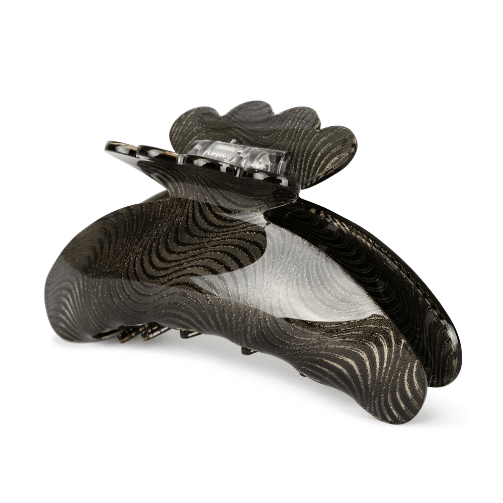 Stor mørkegrøn hårklemme med glitrende swirl-effekt – Helle Energetic Big fra SUI AVA