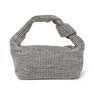Silvermoon Crystal Bag fra SUI AVA – elegant taske med funklende krystaldetaljer i en sølvfinish, perfekt til at skabe et glamourøst og sofistikeret look.