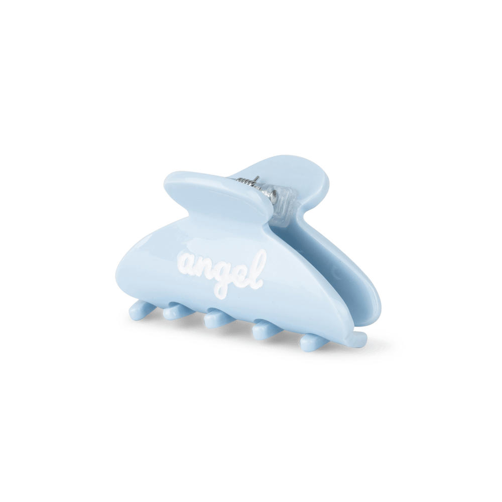 Ida Text Mini hårklemme i lyseblå med hvidt "angel"-print.