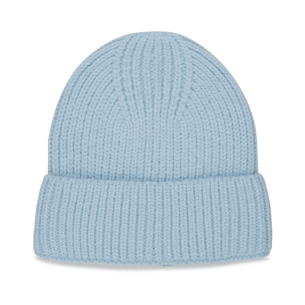 Nico Beanie i lyseblå – ribstrikket hue med foldet kant og blød uldblanding.