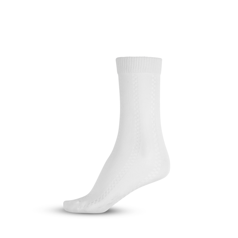 Hvide strømper med subtil strikket struktur og ribkant