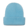 Lyseblå ribstrikket hue med bred foldet kant