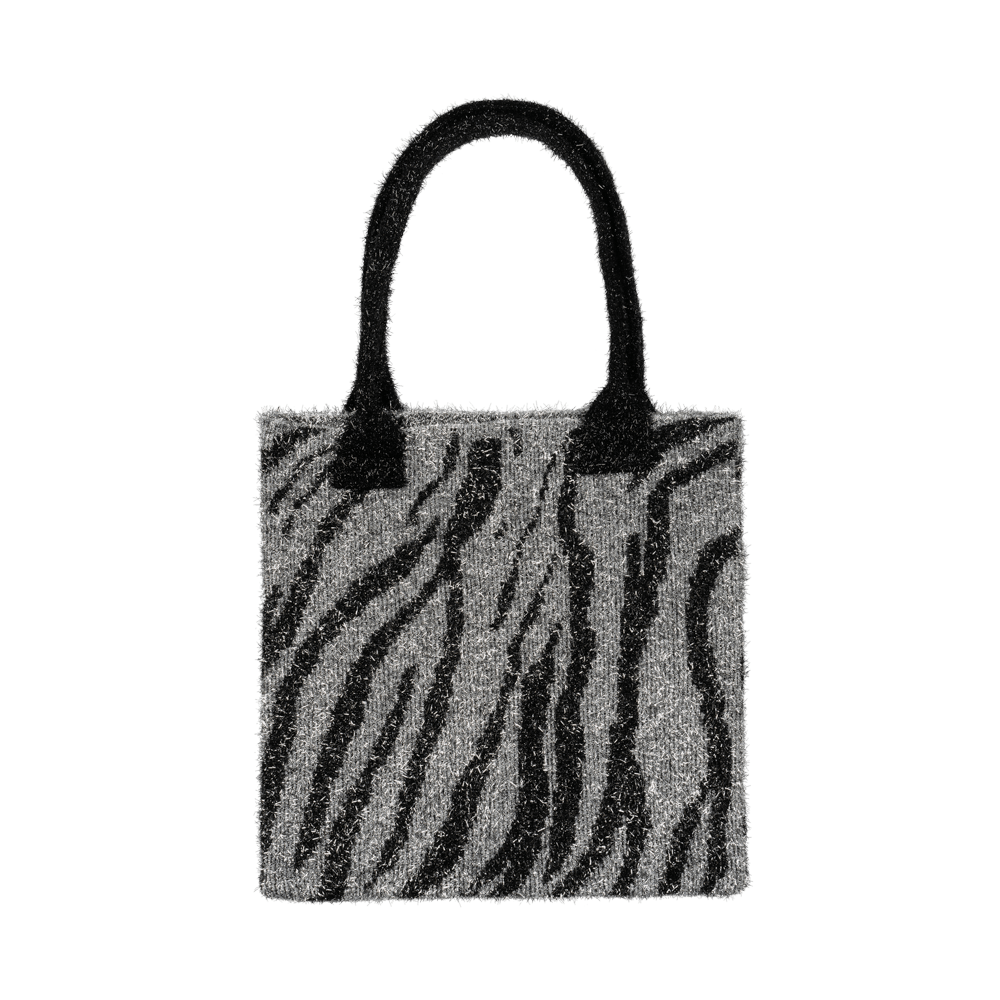Zebra Glitter Bag – Skinnende taske med sort og sølv zebra-mønster og praktiske hanke til hverdagsbrug.