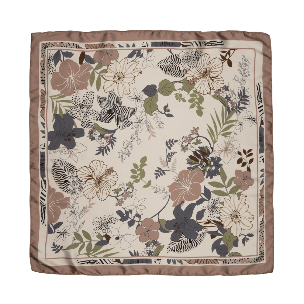 Mari Fall Scarf fra SUI AVA – smukt og blødt tørklæde i efterårsfarver, perfekt til at tilføje et stilfuldt og varmt touch til dit outfit.