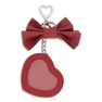 I Love You Bag Charm – rød taskecharme med sløjfe og hjertevedhæng, hvor du kan indsætte et personligt billede.