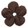 Brun scrunchie i form af en blomst, lavet i blød tekstil med polstrede kronblade – Flower Pillow Scrunchie fra SUI AVA.