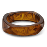 Chunky Bangle i gylden brun med marmoreffekt fra SUI AVA.