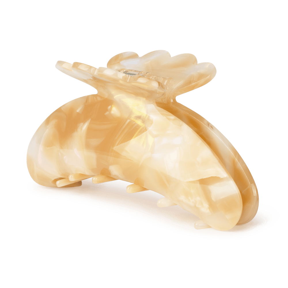 Helle Flopsy Big hårklemme i beige – stor hårklemme med klassisk design, perfekt til langt eller kraftigt hår.