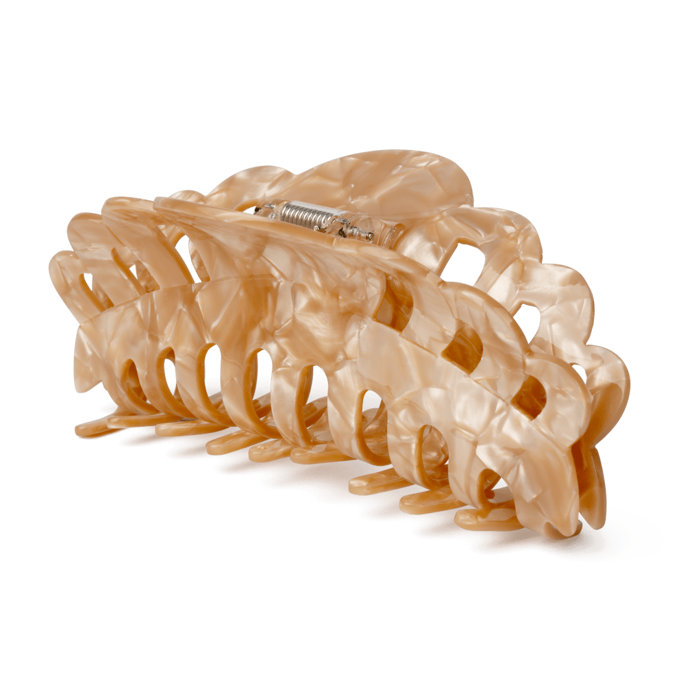 Emma Space Giga hårklemme i lysebrun – ekstra stor hårklemme med stærkt greb, perfekt til langt eller kraftigt hår.