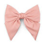 Lys rosa hårsløjfe med glat finish og elegante folder – Smooth Bow fra SUI AVA