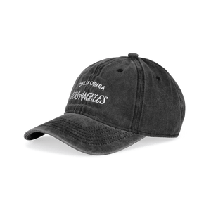 Everyday Cap i washed black med broderet "Los Angeles" i hvid – justerbar kasket i blød bomuld med vintage-look.