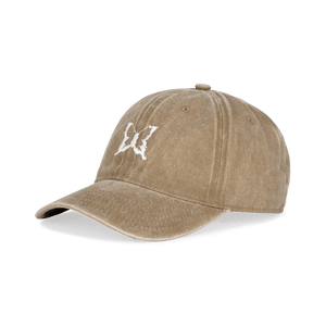 Everyday Cap i washed khaki med hvid sommerfugl broderi – justerbar kasket i blød bomuld med vintage-look.