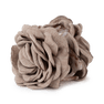 Rosa Hair Claw i Taupe – stor blomstret hårklemme fra SUI AVA, perfekt til elegante frisurer og et sikkert greb.