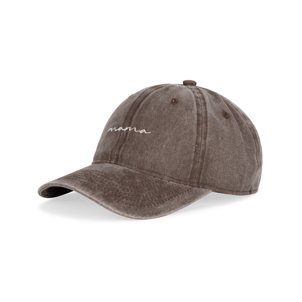 Everyday Cap i washed brown med broderet "mama" i hvid – justerbar kasket i blød bomuld med vintage-look.