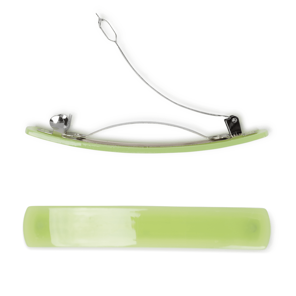 Matcha Addict Hair Clip – lys grøn hårspænde med skinnende finish og buet design