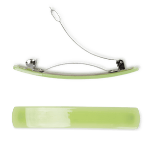 Matcha Addict Hair Clip – lys grøn hårspænde med skinnende finish og buet design