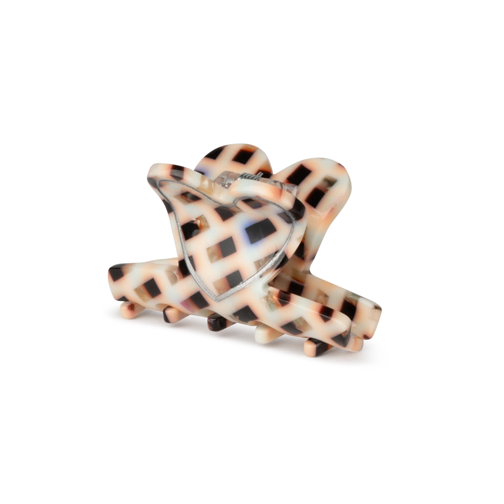 Love On Repeat Mini – hjerteformet hårklemme med sort og nude ternet mønster