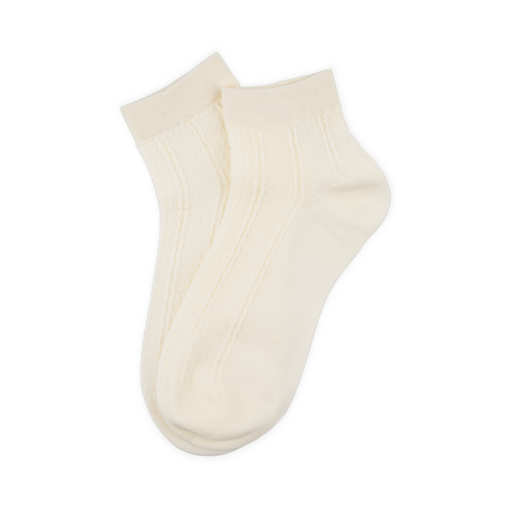 Sofie Ankle Socks – Cremefarvede strømper med strukturstrik og ribkant.