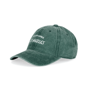 Everyday Cap i washed green med broderet "Los Angeles" i hvid – justerbar kasket i blød bomuld med vintage-look.