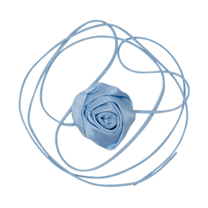 Lyseblå satinrose med lange bånd – La Mia Rosa